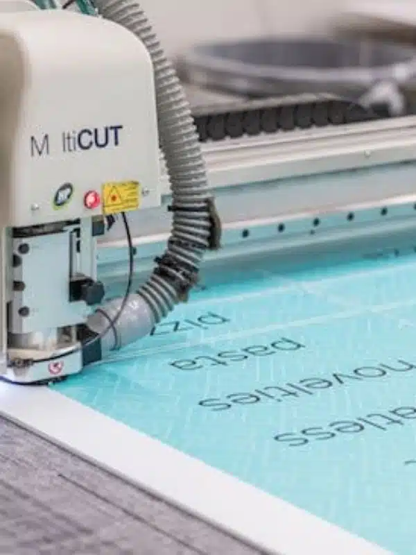 Custom retail fixture and décor production services